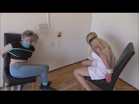 ❤️ Závislá / zviazaná a s roubíkom / dievča v núdzi Sex video na nás
