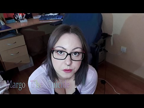 ❤️ Sexy dievča s okuliarmi hlboko fajčí vibrátor na kameru Sex video na nás