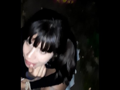❤️ Na ulici opuchnutý penis výmenou za cukríky Sex video na nás