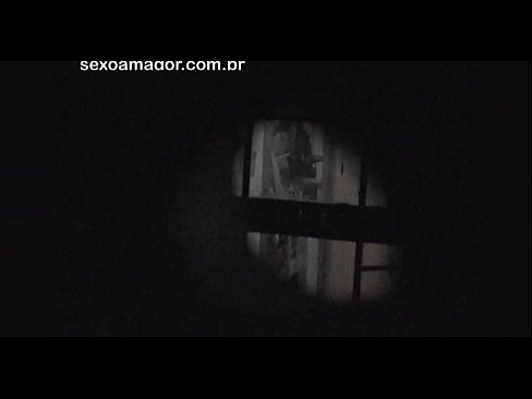 ❤️ Blondínka sa nechá tajne natáčať voyerom zo susedstva ukrytým za dutými tehlami Sex video na nás